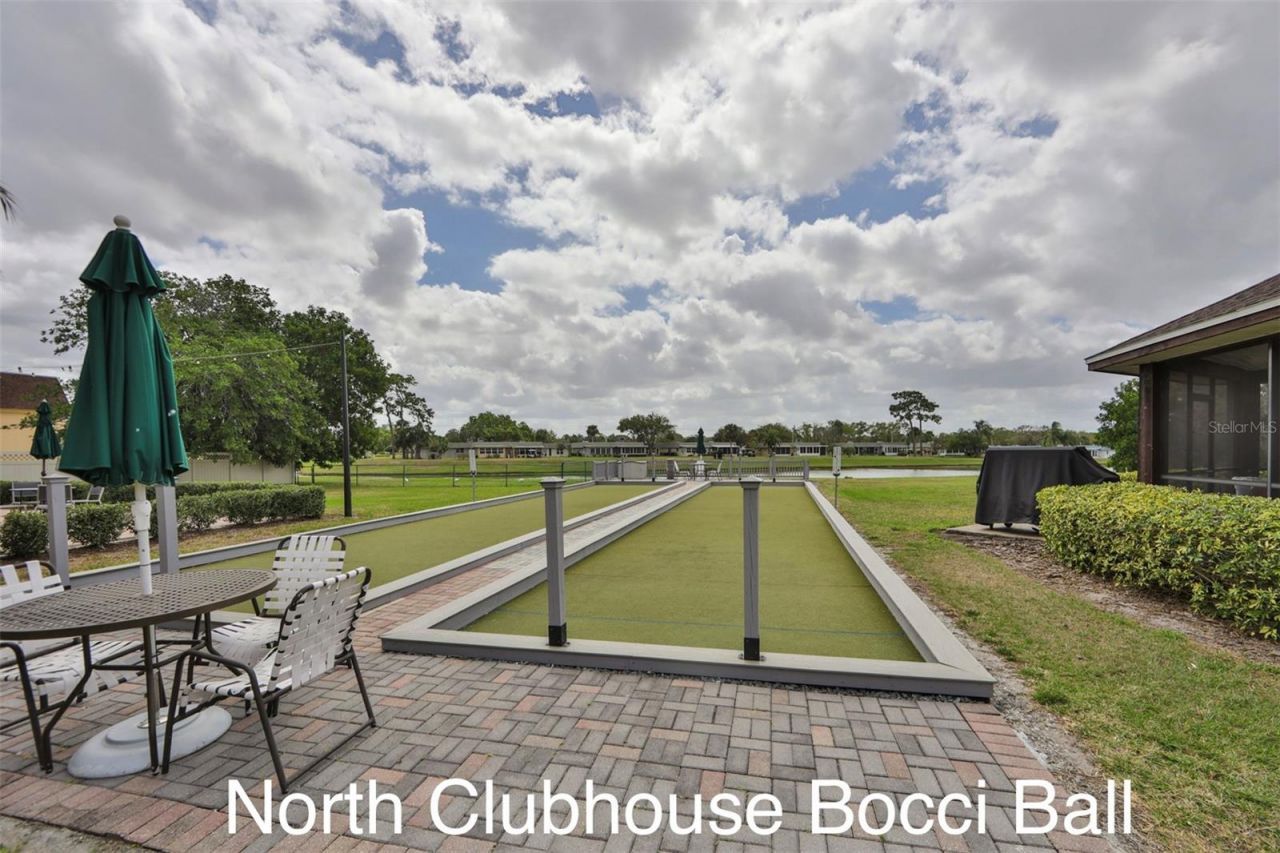 511 Finsbury Circle, Unit B, Sun City Center, FL 33573 Photo