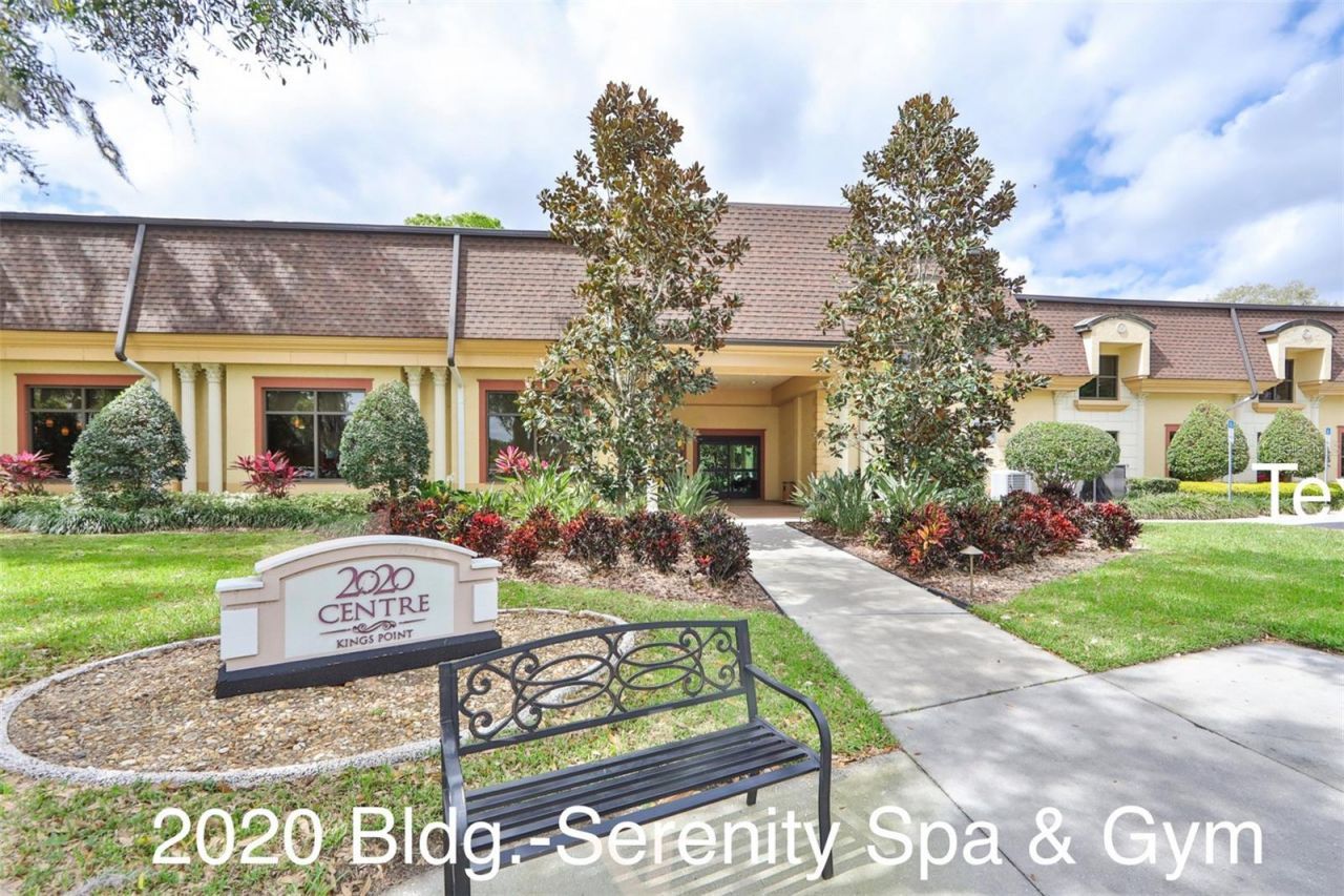 511 Finsbury Circle, Unit B, Sun City Center, FL 33573 Photo