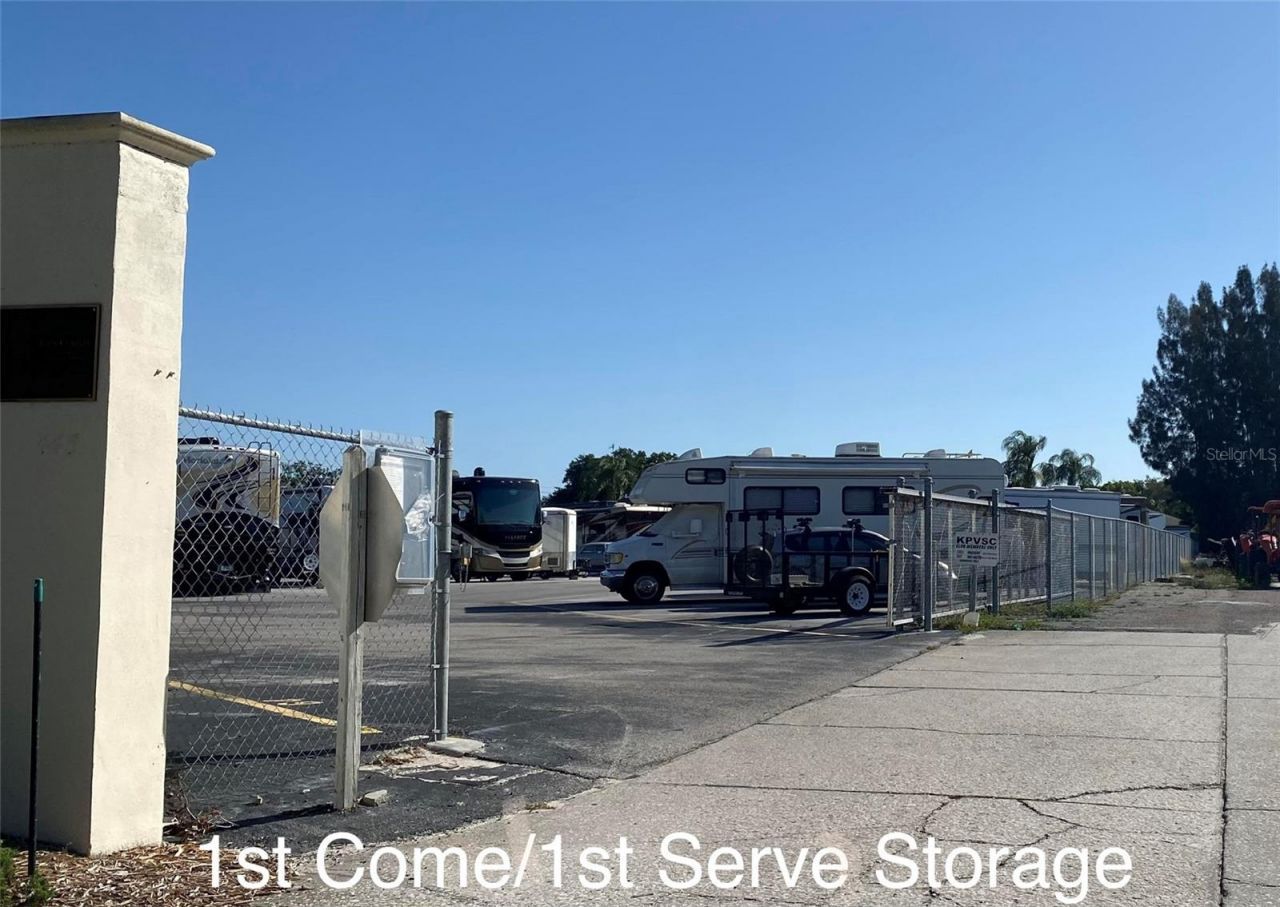 511 Finsbury Circle, Unit B, Sun City Center, FL 33573 Photo