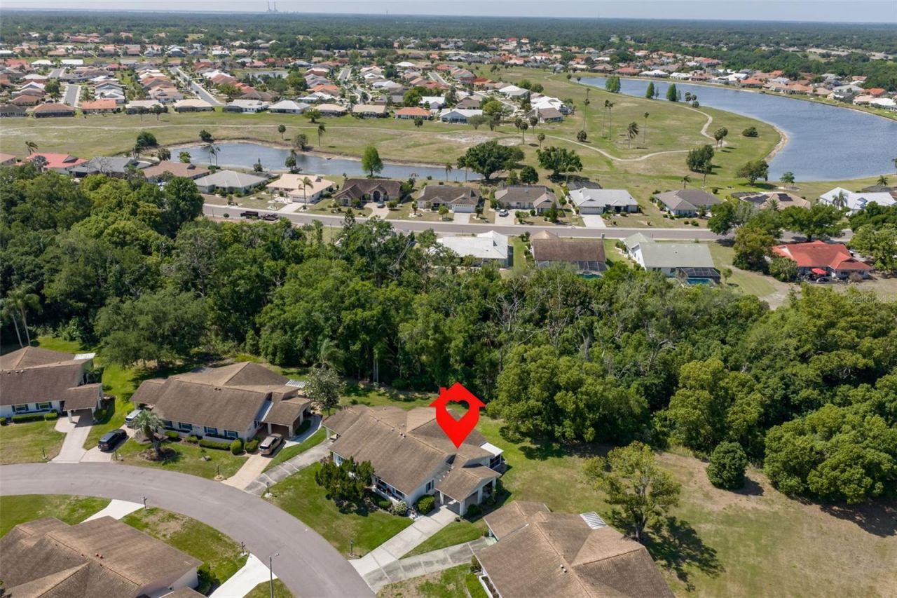 511 Finsbury Circle, Unit B, Sun City Center, FL 33573 Photo