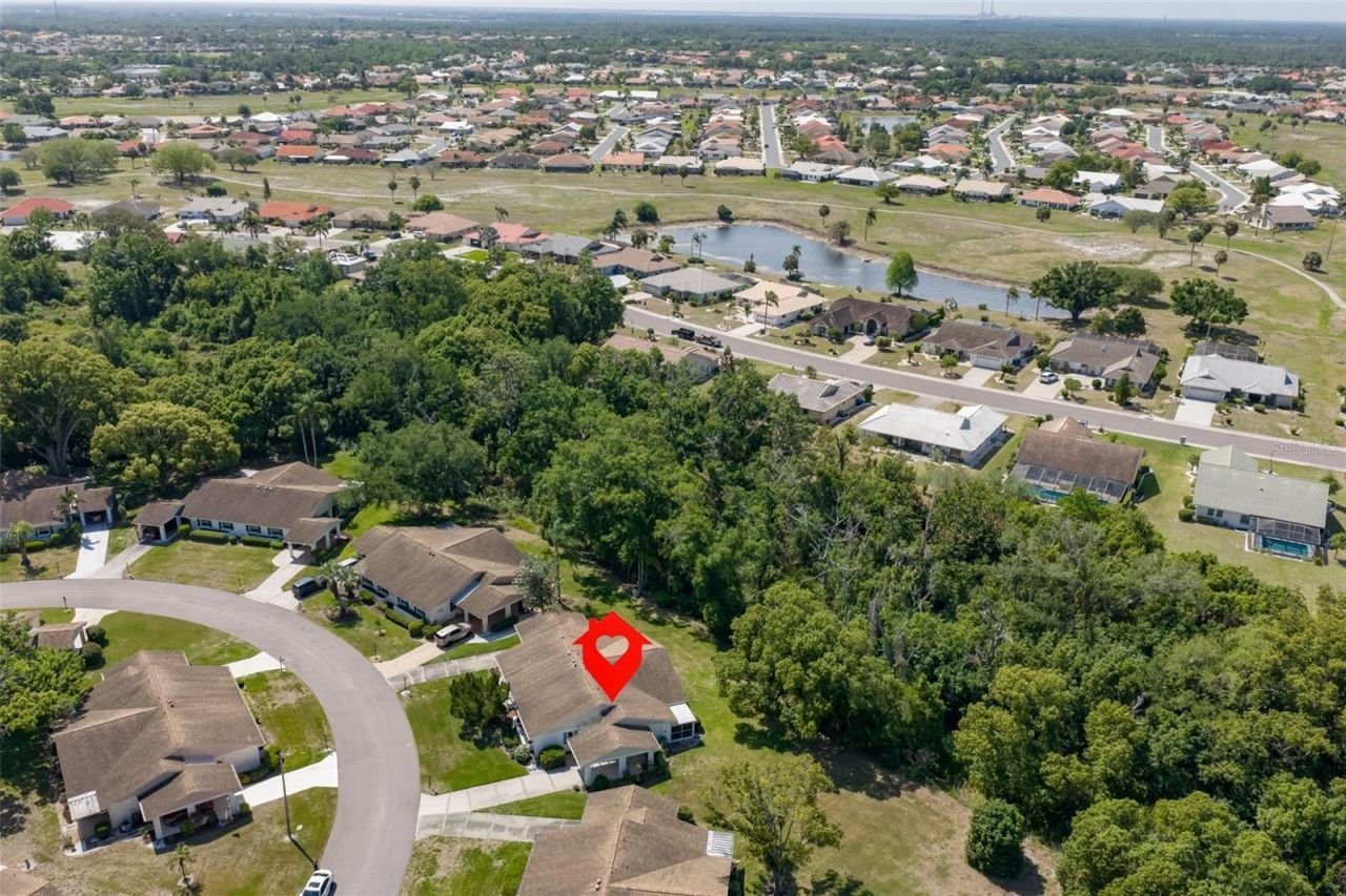 511 Finsbury Circle, Unit B, Sun City Center, FL 33573 Photo