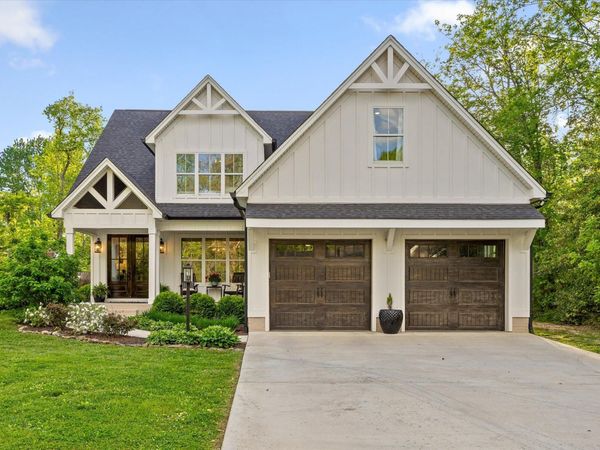 2007 Walnut Street, Signal Mountain, TN 37377