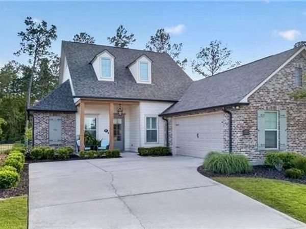 30628 BLUE WING CRESCENT, Springfield, LA 70462