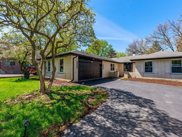 5S254 Middle Road , Naperville, IL 60563