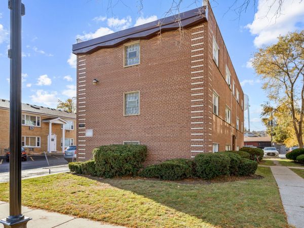 528 N Ardmore Avenue , Villa Park, IL 60181