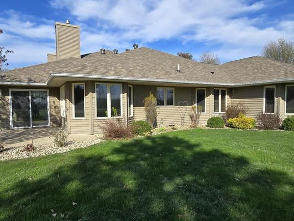 503 Sunset Place, Charles City, IA 50616