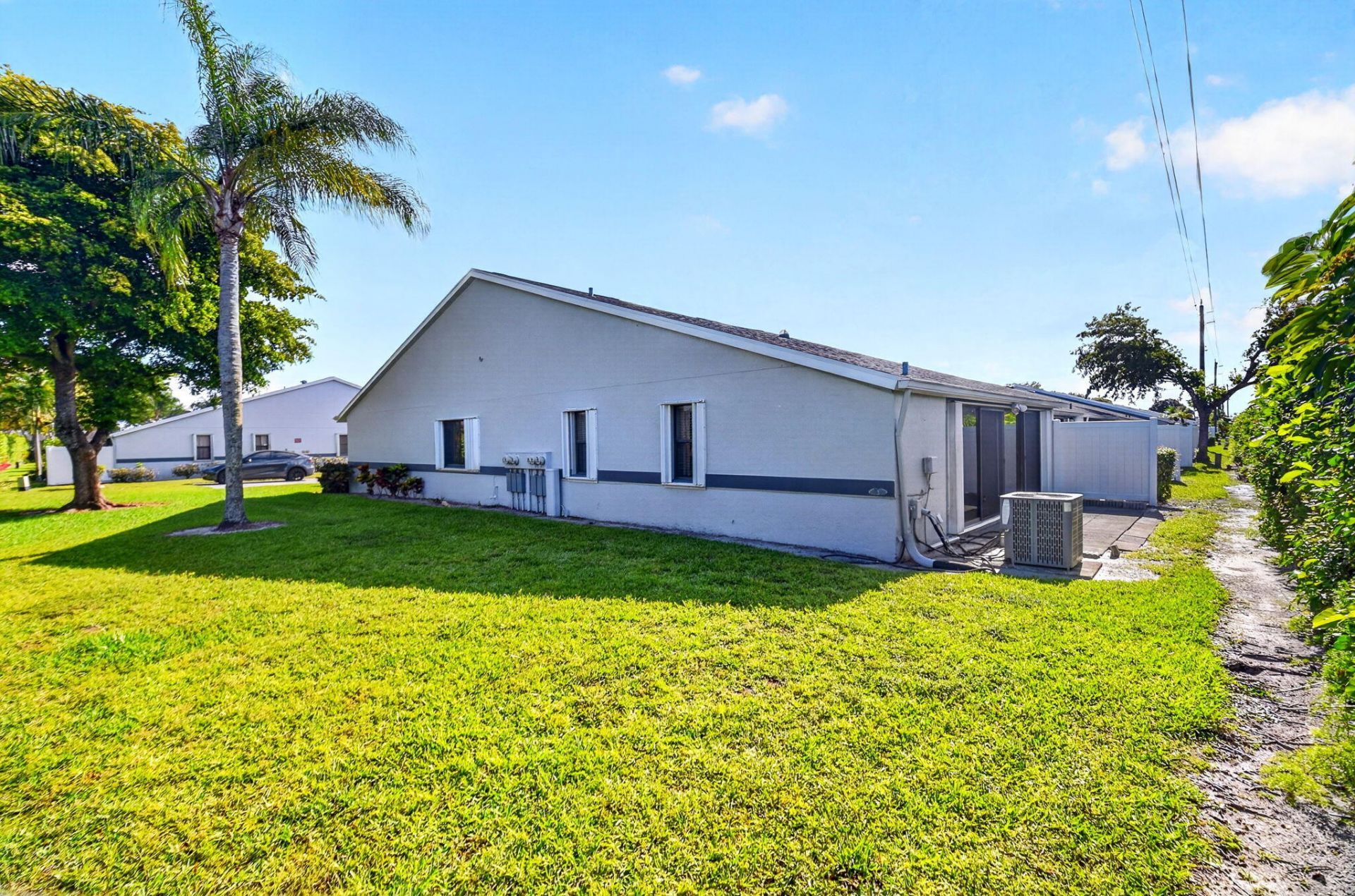 2641 Gately Drive W, Unit 1506, West Palm Beach, FL 33415 Photo