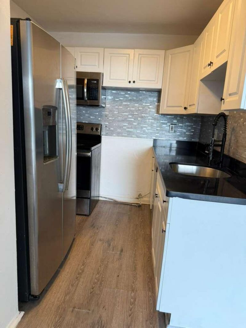 9682 Fontainebleau Boulevard, Unit 603, Miami, FL 33172 Photo