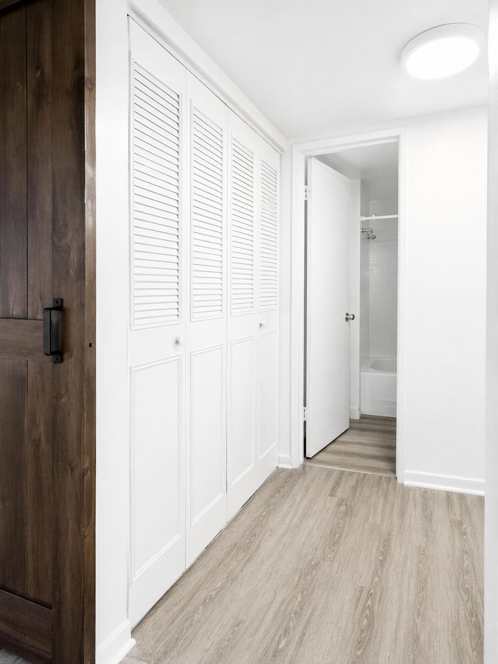 9682 Fontainebleau Boulevard, Unit 603, Miami, FL 33172 Photo