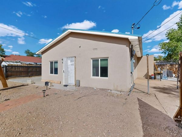 2904 1st Street NW, Albuquerque, NM 87107