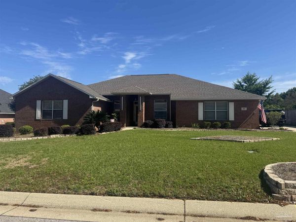 25 Bartlett Cir, Pensacola, FL 32505