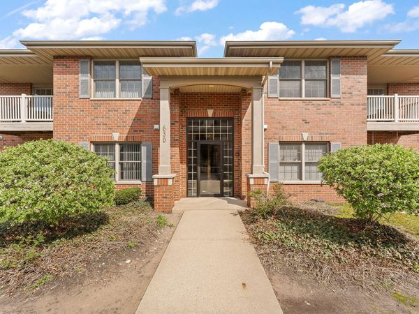 630 Cambridge Court , Unit 1b, Munster, IN 46321