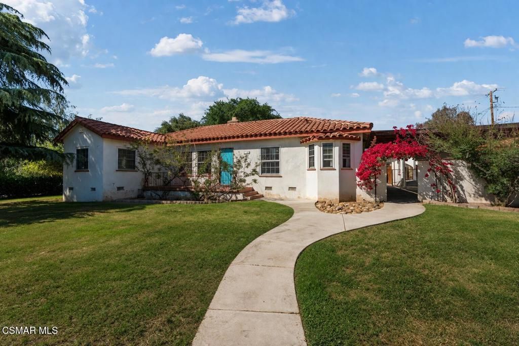 700 Hillcrest Drive, Bakersfield, CA 93305 Main Photo