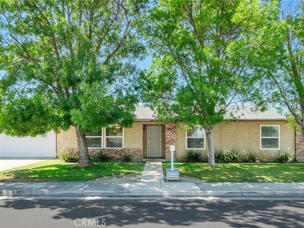 991 7th Avenue Drive, Kingsburg, CA 93631