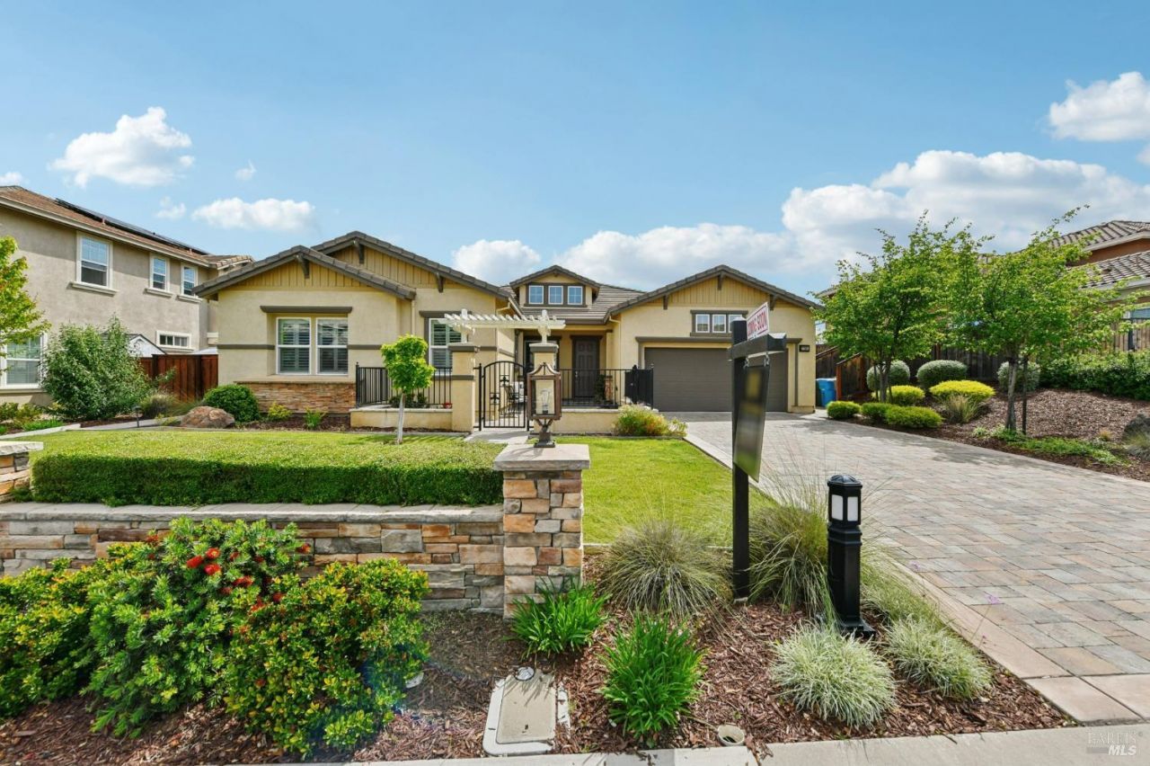 726 Elderberry Loop, Vacaville, CA 95688 Main Photo