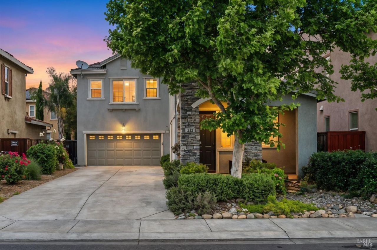 212 Juneau Drive, Vacaville, CA 95687 Main Photo