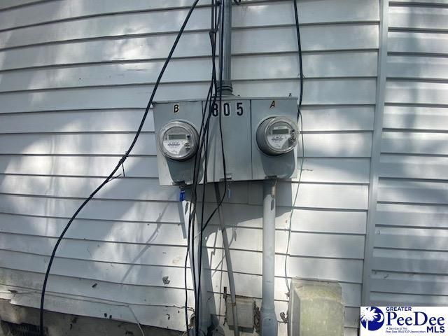 805 Commander Street Photo 16