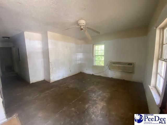 805 Commander Street Photo 18