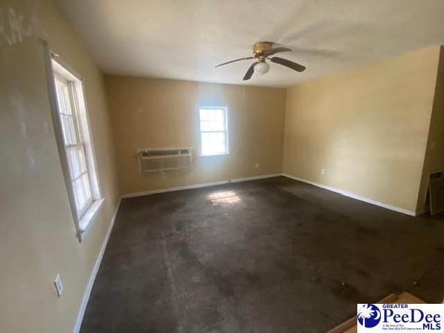 805 Commander Street Photo 4