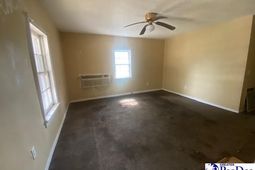 805 Commander Street photo 4