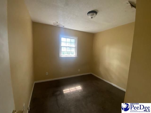 805 Commander Street Photo 6