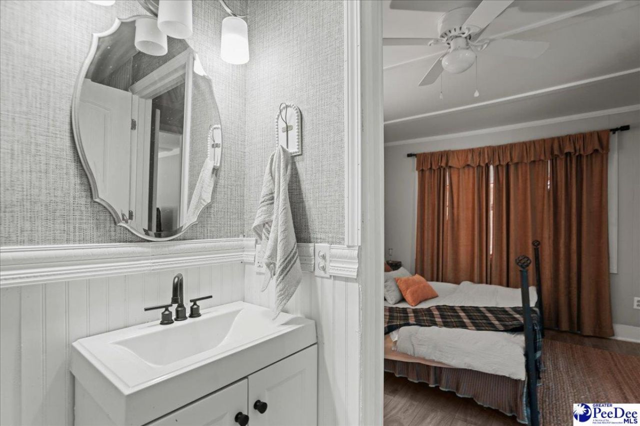 129 S Fifth St Photo 28