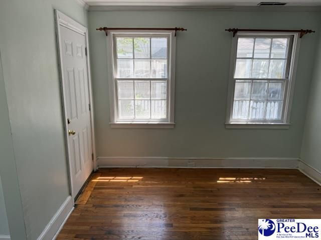 425 Winston Street Photo 8