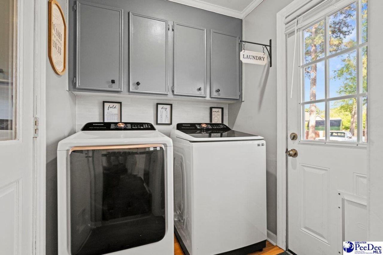 363 S Barrington Dr Photo 16