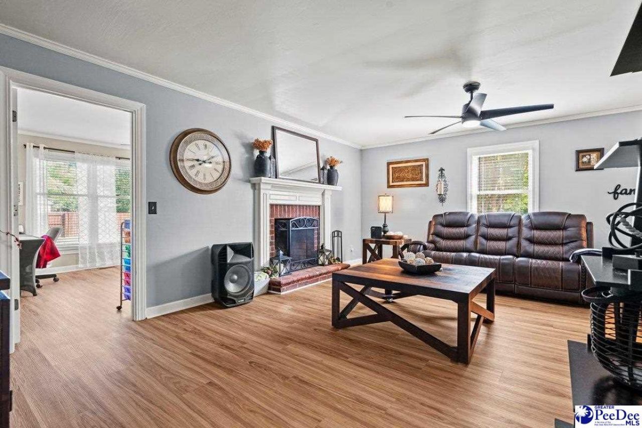 363 S Barrington Dr Photo 18