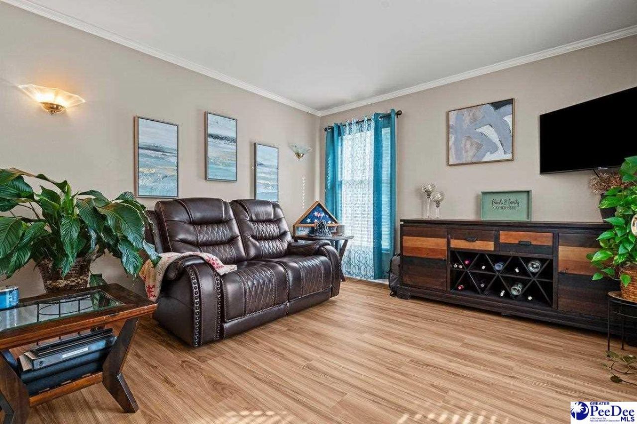 363 S Barrington Dr Photo 6