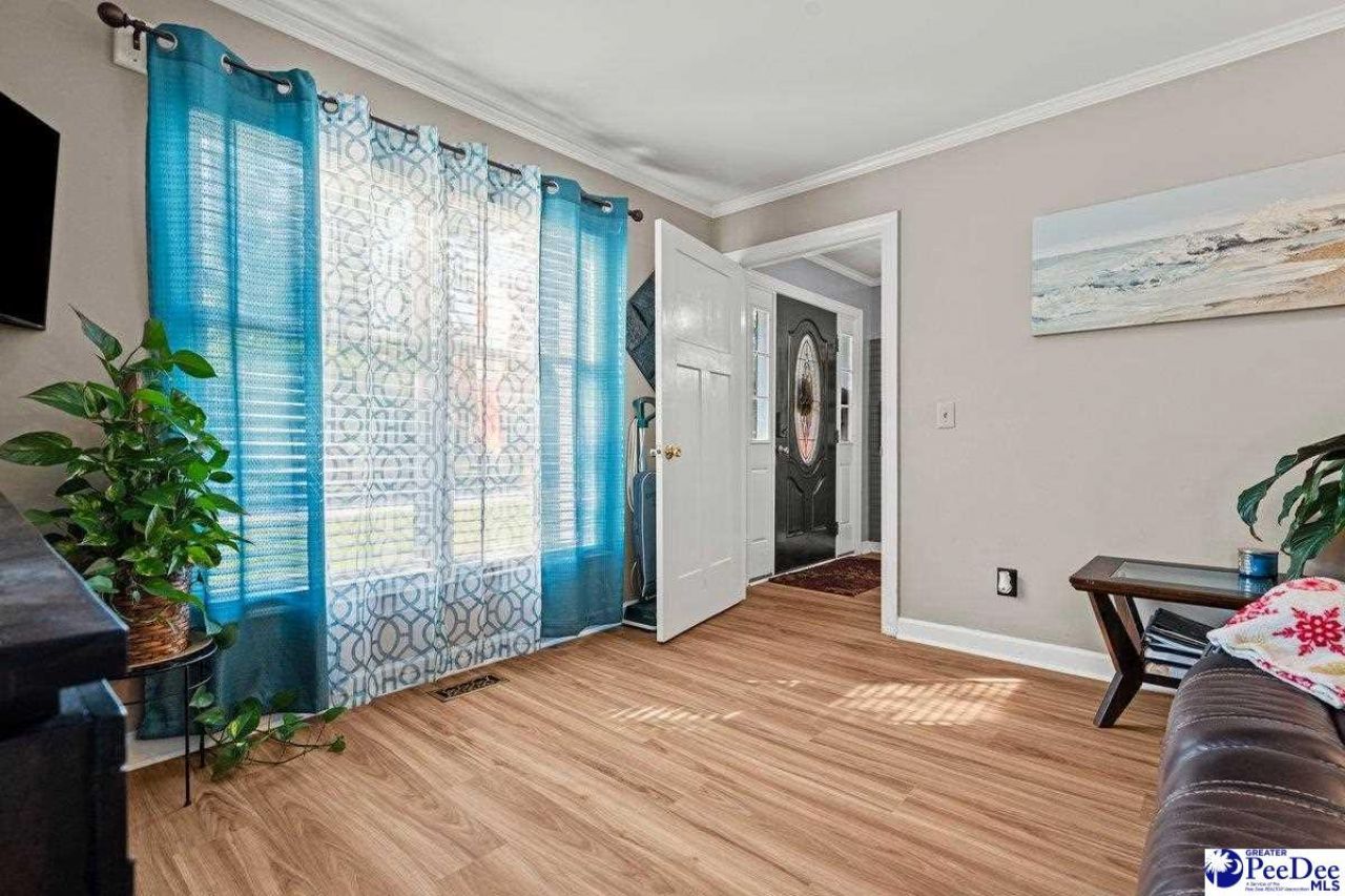 363 S Barrington Dr Photo 7