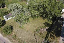 330 NE Railroad Avenue photo 4