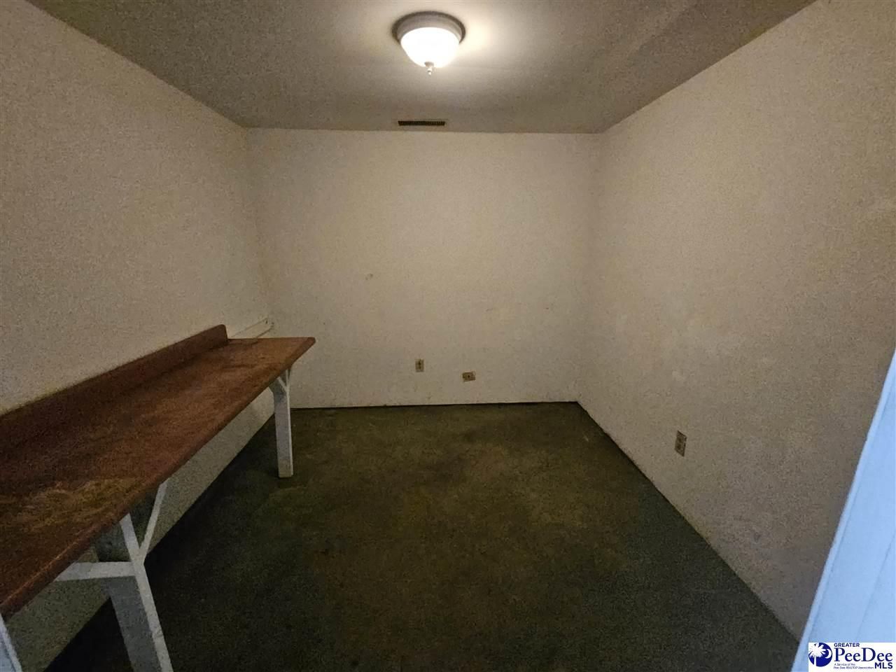 118 SE Railroad Avenue Photo 4