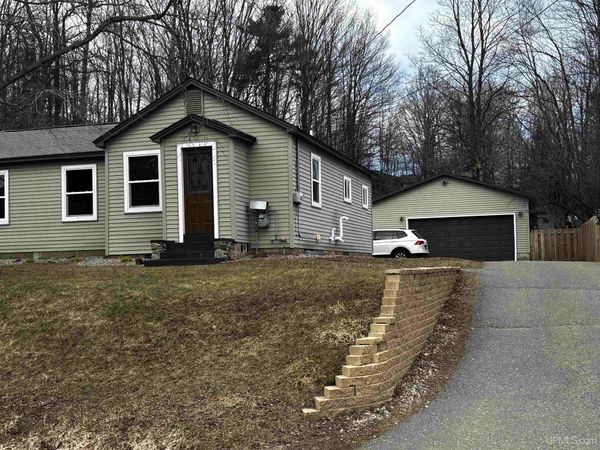 2162 Bancroft Street, Marquette Twp, MI 49855