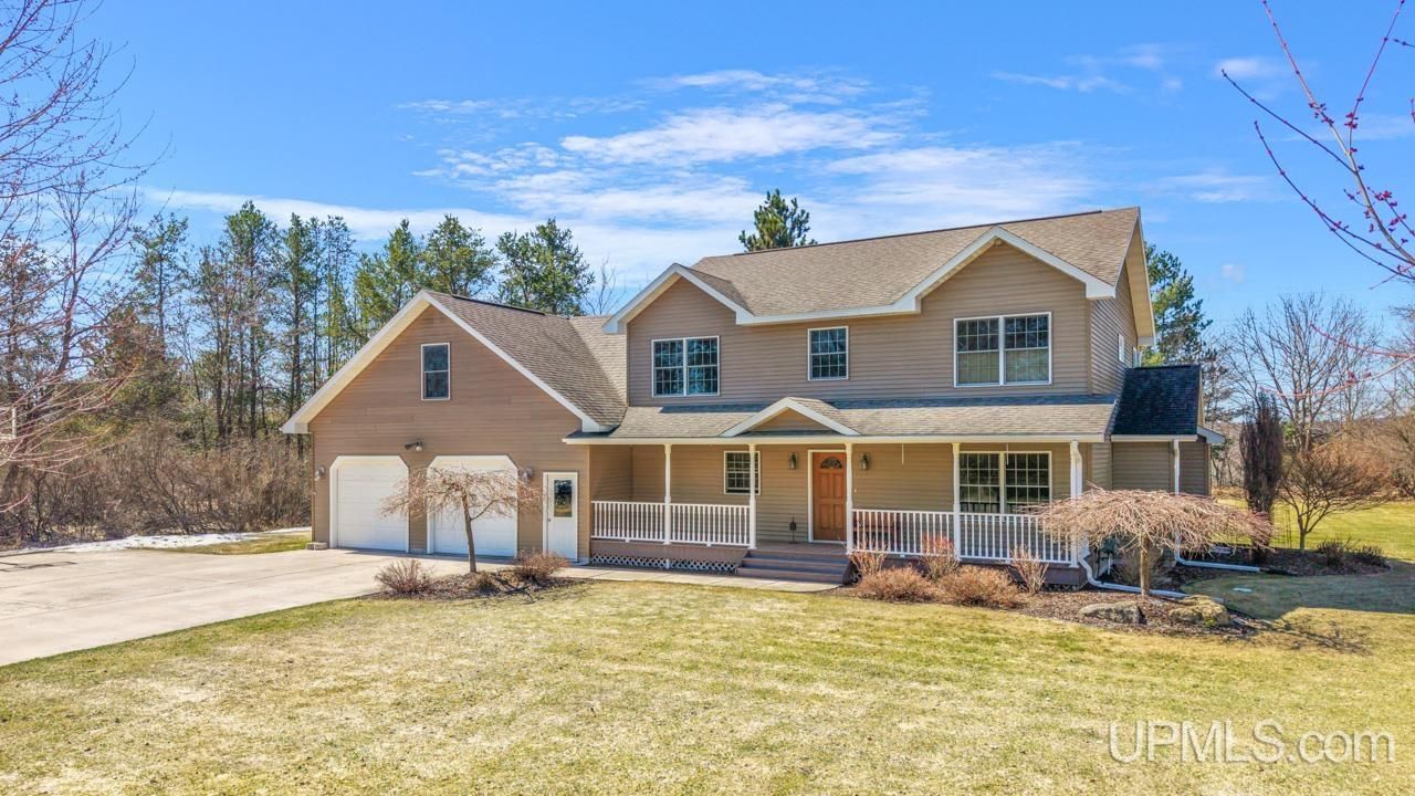 350 Evergreen Drive, Kingsford, MI 49802 Main Photo