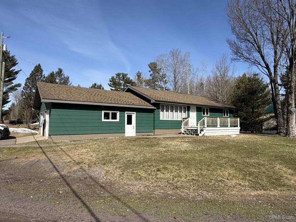 21896 S Creamery Road, Chassell Twp, MI 49916