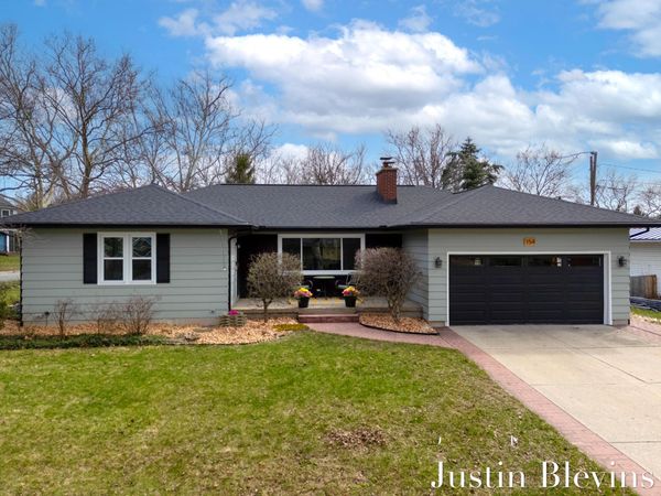 154 N Parklane Drive NE, Grand Rapids, MI 49505