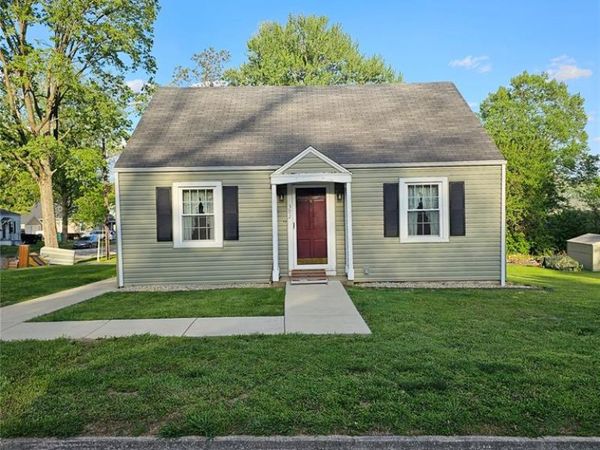 302 S Chamberlin Street , Lebanon, IL 62254