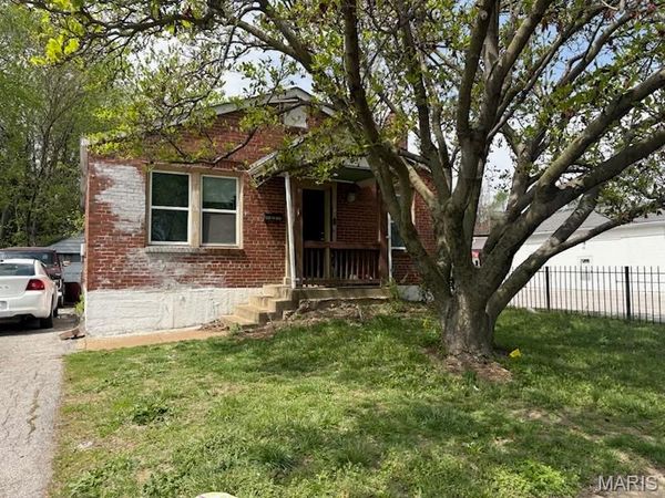 8759 N Broadway , St Louis, MO 63147