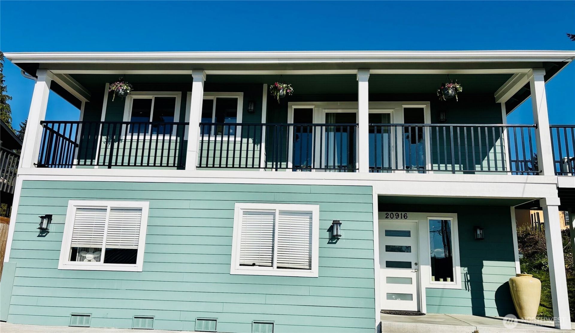 20916 3rd Avenue S, Des Moines, WA 98198