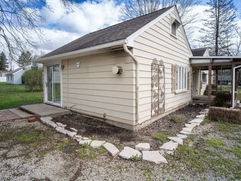 848 Schocalog Road , Akron, OH 44320 Photo 6