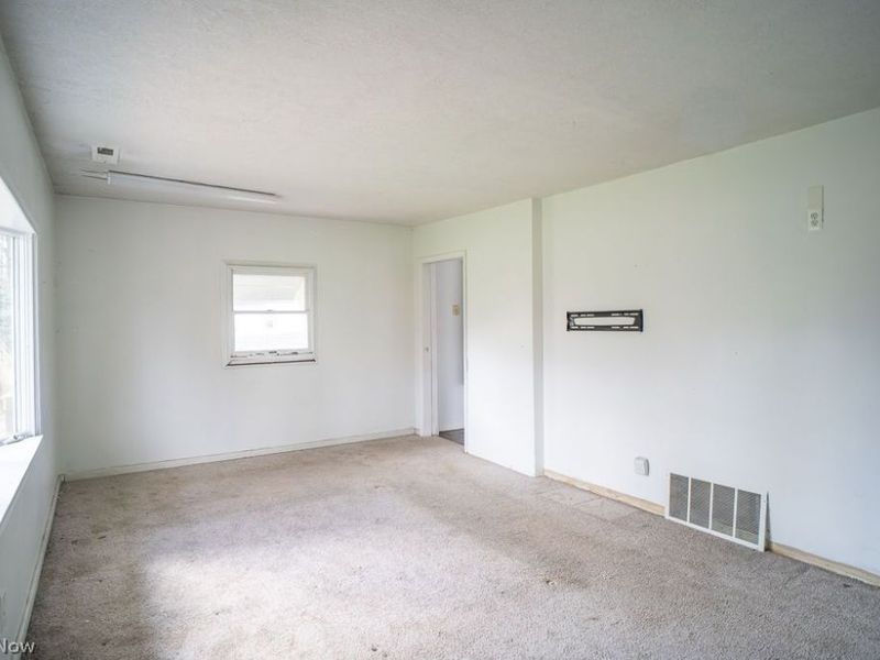 848 Schocalog Road , Akron, OH 44320 Photo 8