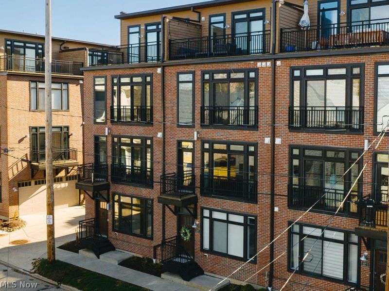 2267 W 19th Street , Cleveland, OH 44113 Photo 2