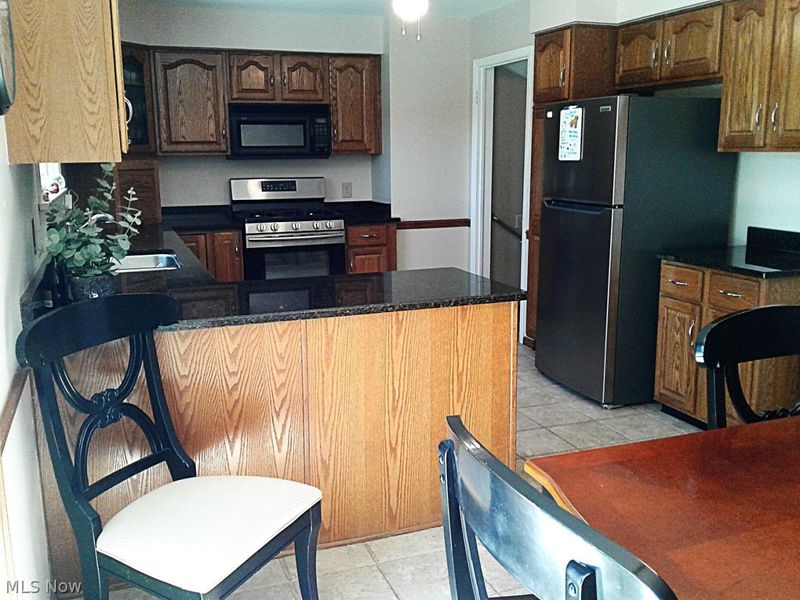 2708 Robinhood Drive , Lorain, OH 44053 Photo 13