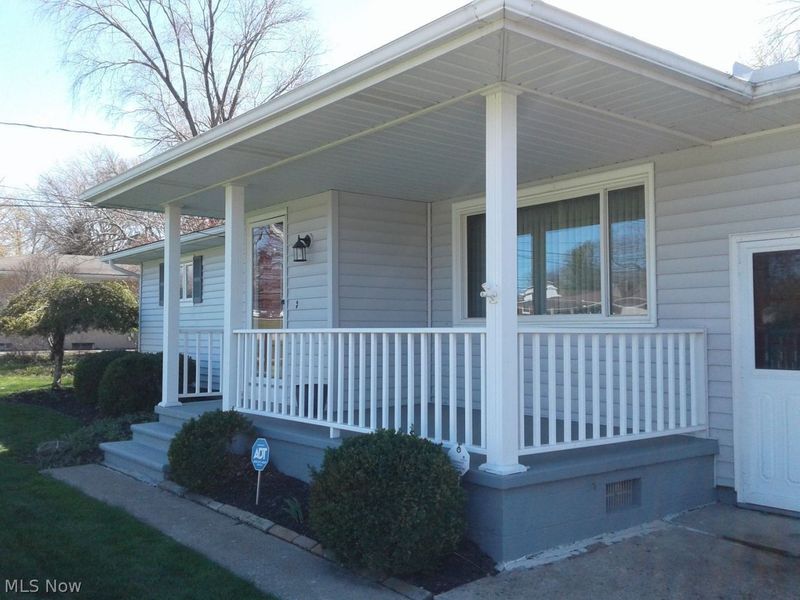 2708 Robinhood Drive , Lorain, OH 44053 Photo 2