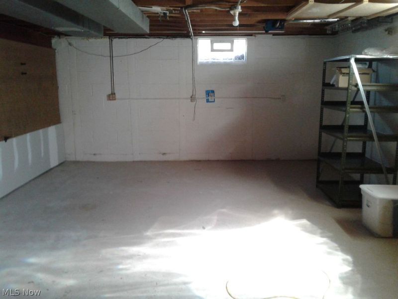 2708 Robinhood Drive , Lorain, OH 44053 Photo 21