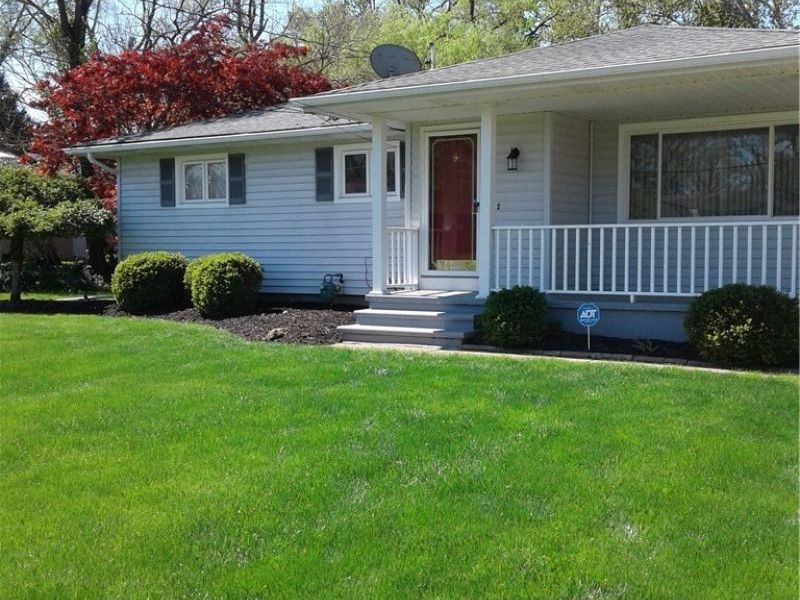 2708 Robinhood Drive , Lorain, OH 44053 Photo 4