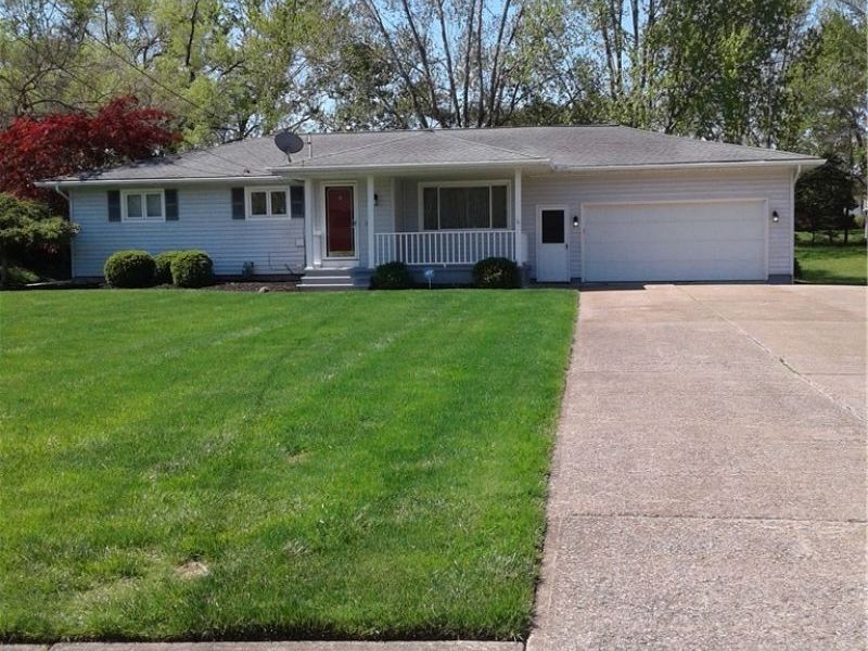 2708 Robinhood Drive , Lorain, OH 44053 Photo 5
