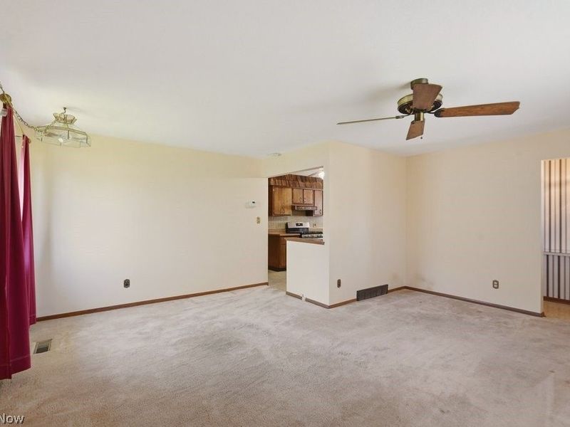 16155 Canterbury Drive, Strongsville, OH 44136 Photo 4