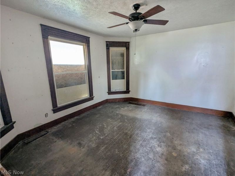 406 Hazlett Avenue NW, Canton, OH 44708 Photo 4